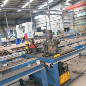 ���F������и�C